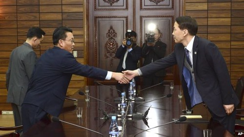 Two Koreas agree on high-level talks next month - ảnh 1